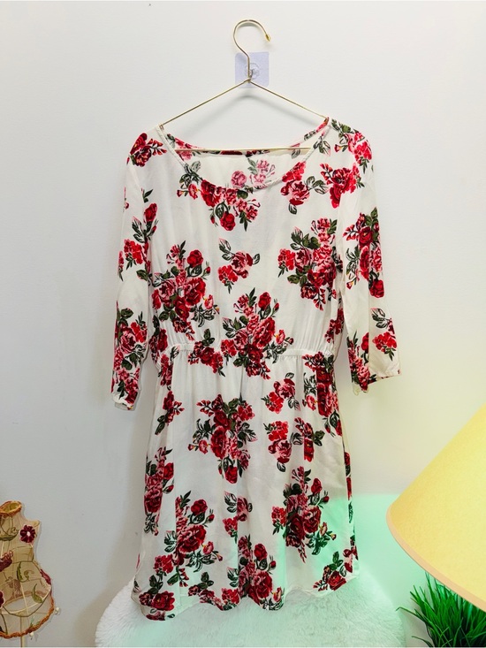 Dresses & Skirts - White Floral Mini Summer Date Night Dress Red Rose Print with Pockets 🌹
